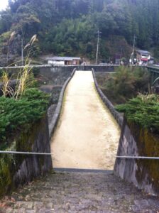 霊台橋を歩く（高所恐怖症にはたまりません・・・）