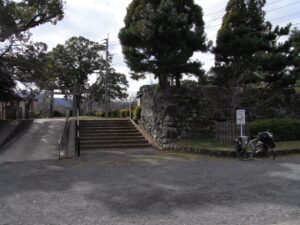 鹿島城跡にある公園に立ち寄り一休憩