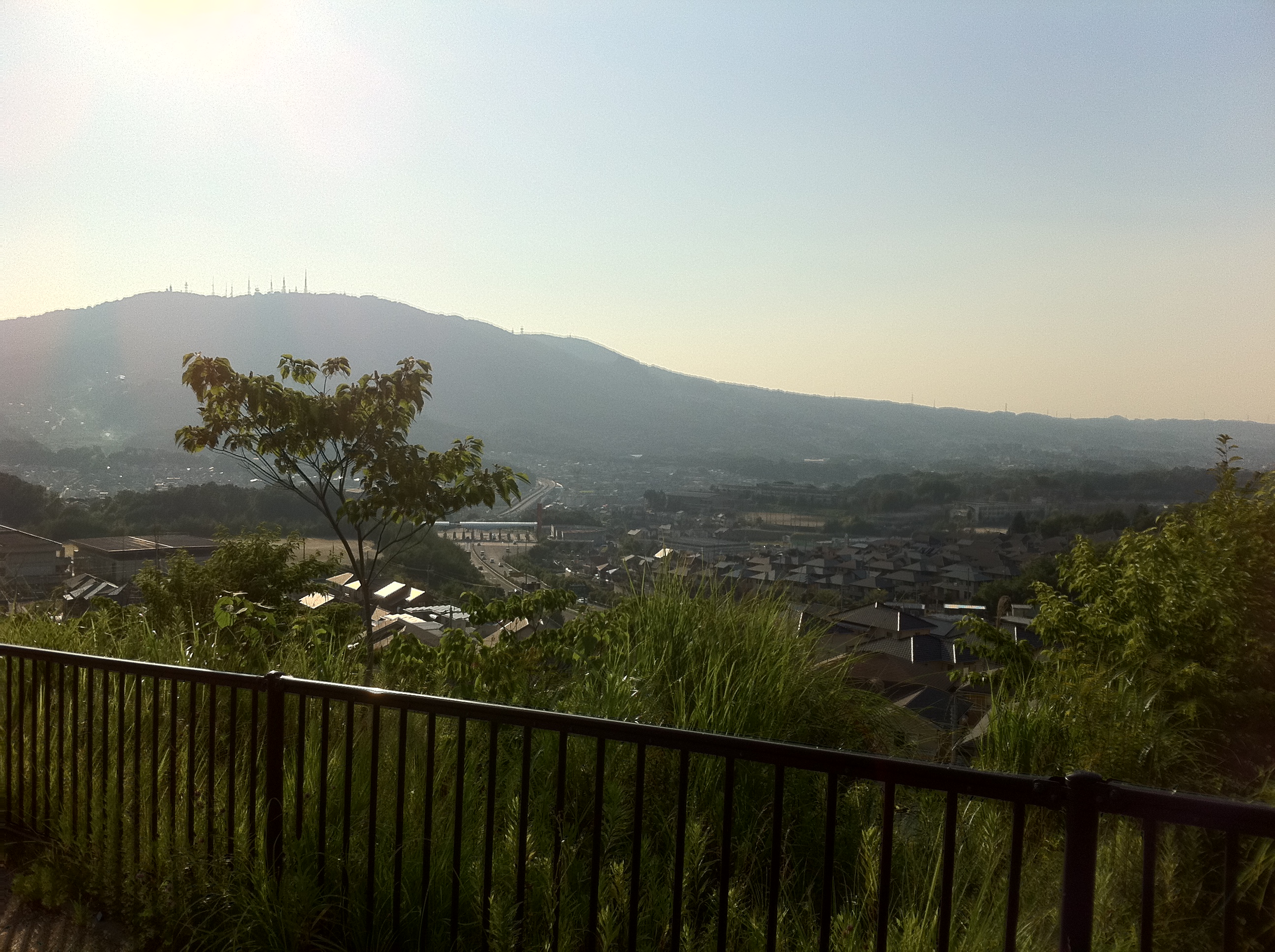 子供の森入り口から生駒側の風景